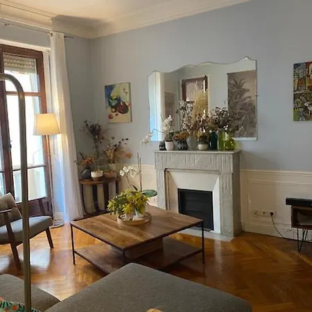 Trois Pieces Gallieni Apartmán *